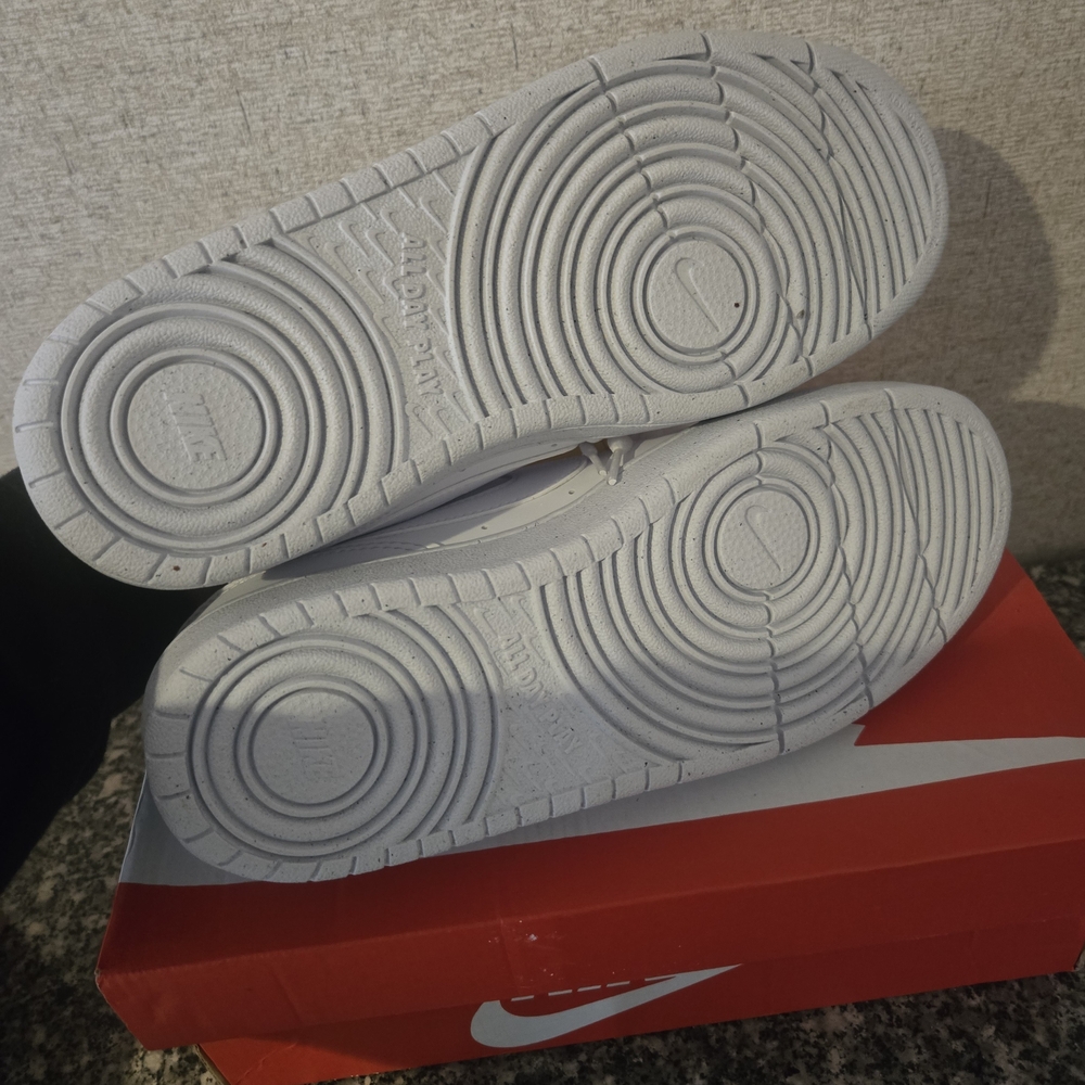 Nike Womens Size 6.5. New In Box. No Callouts. - Picture 7 of 8